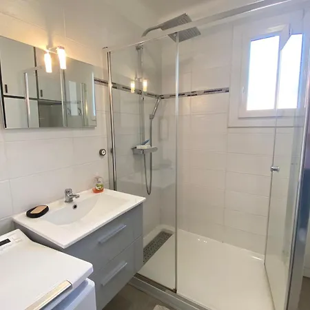 06cg Beautiful 2 Bedroom - Garden Apartman *