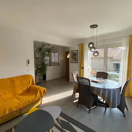 06cg Beautiful 2 Bedroom - Garden * Cagnes-sur-Mer